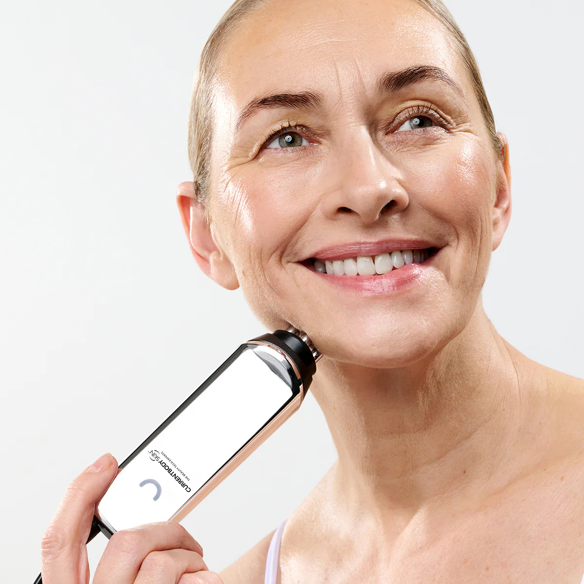 CurrentBody Skin Radiofrequentie Microneedling Behandeling - Image 4